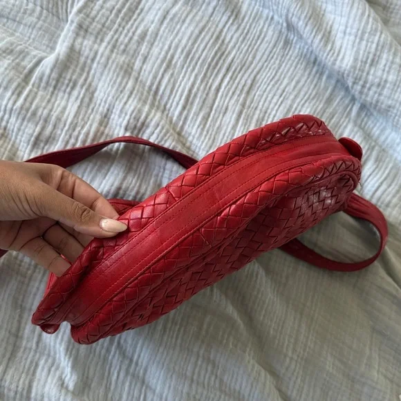 Vintage Bottega Veneta Red Woven Shoulder Bag - Picture 7 of 10